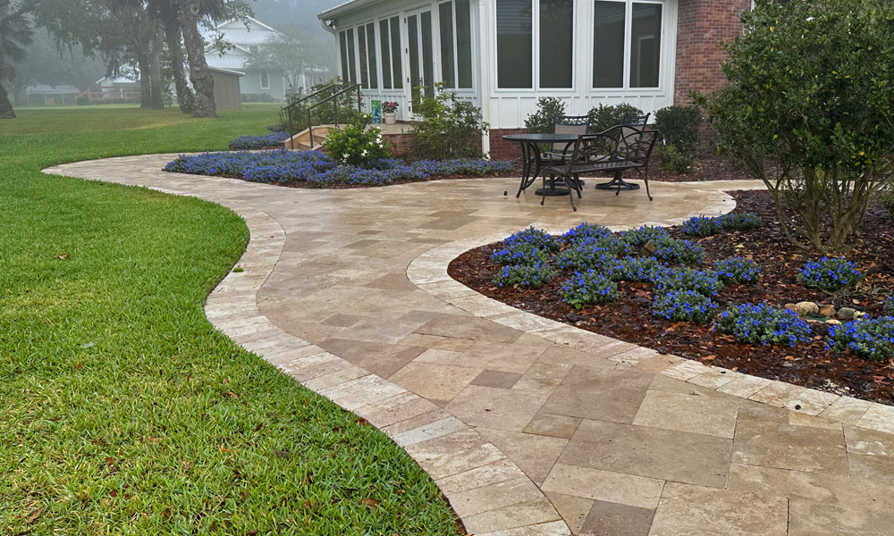 Home in Bartow, FL with our residential lawn and landscape services.